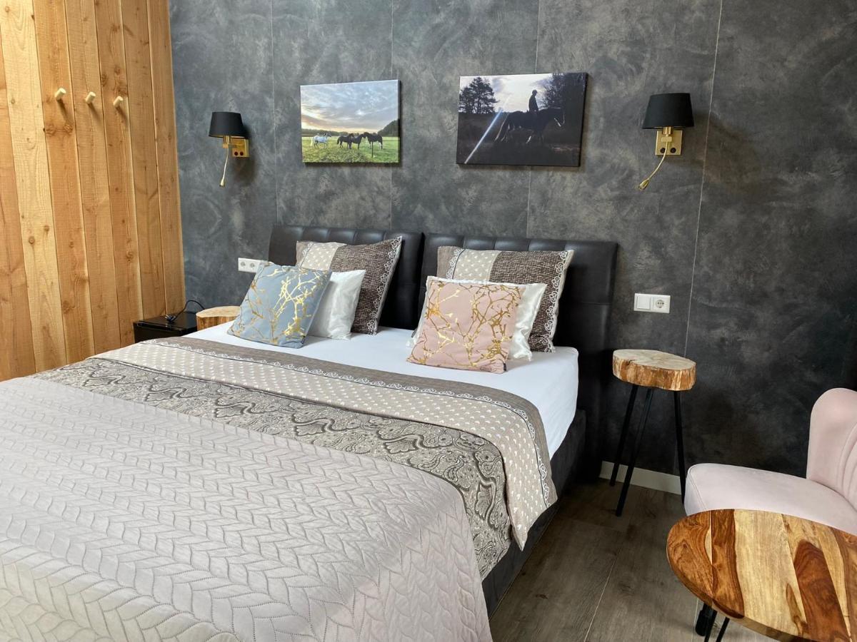 'T Heidepaleis Bed & Breakfast Garderen Exterior photo